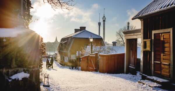 Ett soligt och snöigt Skansen.