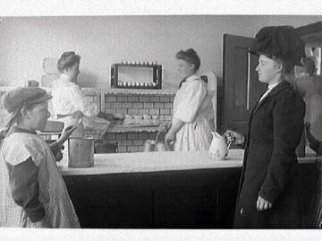En mjölkaffär i Varberg år 1912.